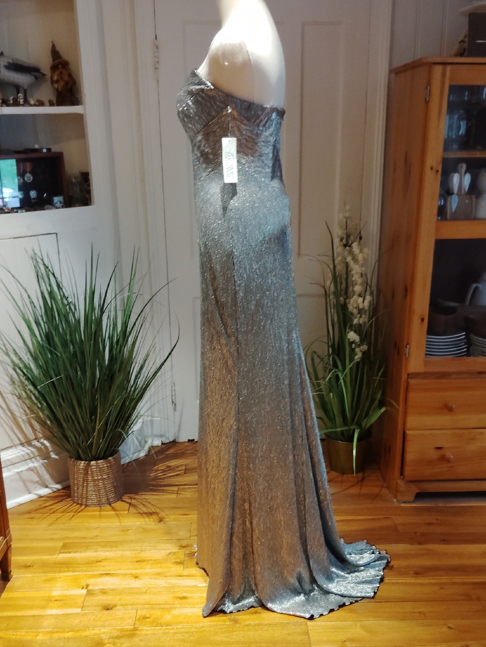 Rene Ruiz Metallic Strapless Gown - Picture 7 of 14